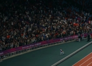 开云体育官方网站-冲刺瞬间惊心动魄，选手触碰终点线的简单介绍