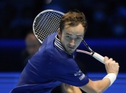 开云足球直播-法国网球队横扫西班牙网球队，梅德韦杰夫高光表现的简单介绍