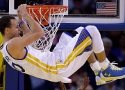 开云体育官方网站-范弗利特完美掌控战局，公牛主场难阻火箭升空