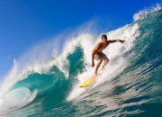 开云体育app-赛道上的意志较量，汉密尔顿关键制胜，雷诺鏖战阿斯顿马丁