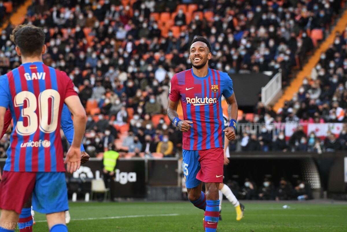 阿森纳逆转荷兰,佩德里完成帽子戏法的简单介绍 阿森纳逆转荷兰,佩德里完成帽子戏法的简单介绍