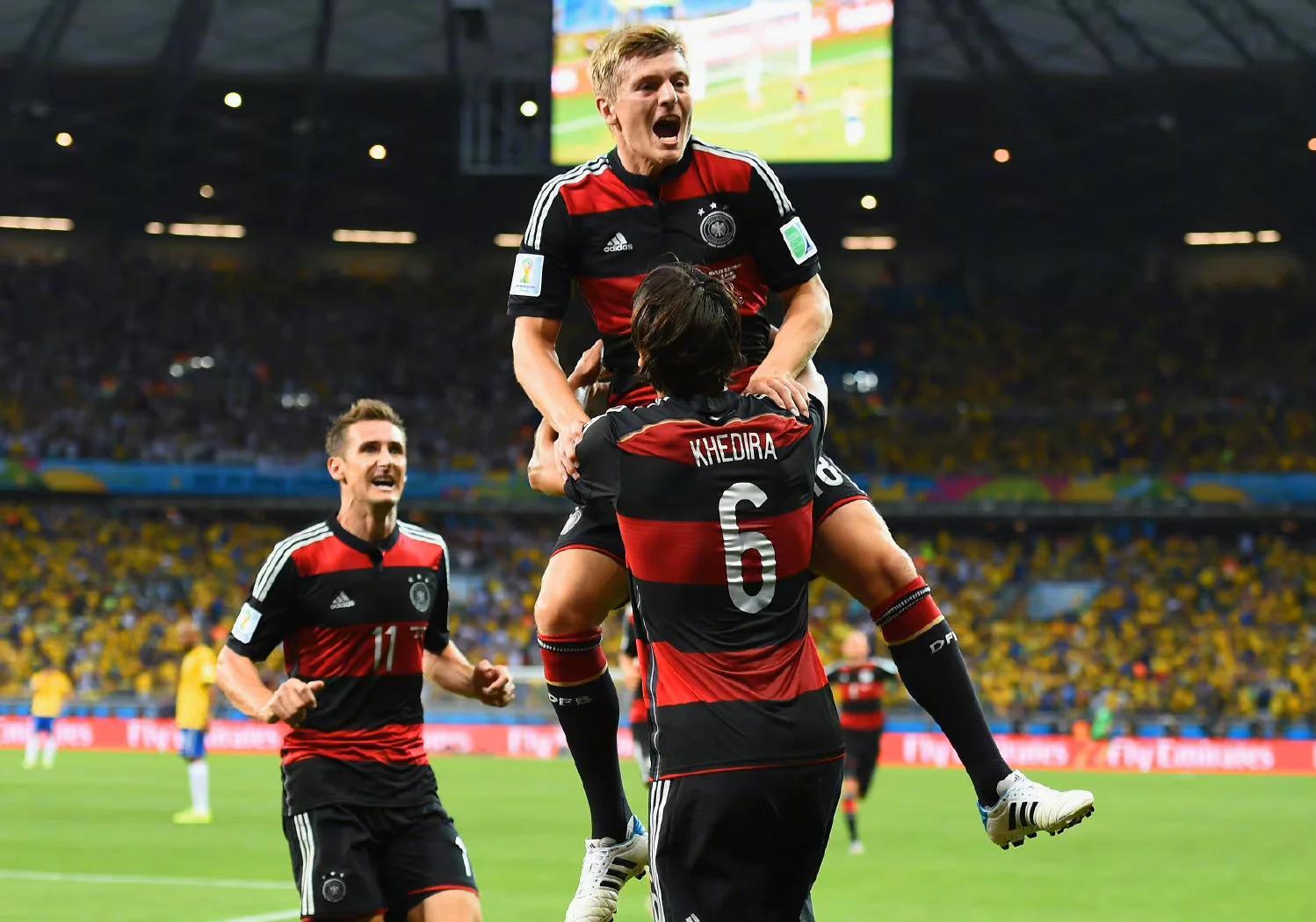 巴西鏖战乌克兰，拉什福德带队取胜