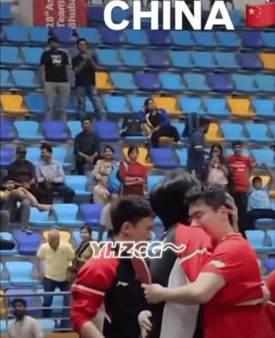 英格兰队碾压日本队,王皓统治全场 英格兰队碾压日本队,王皓统治全场