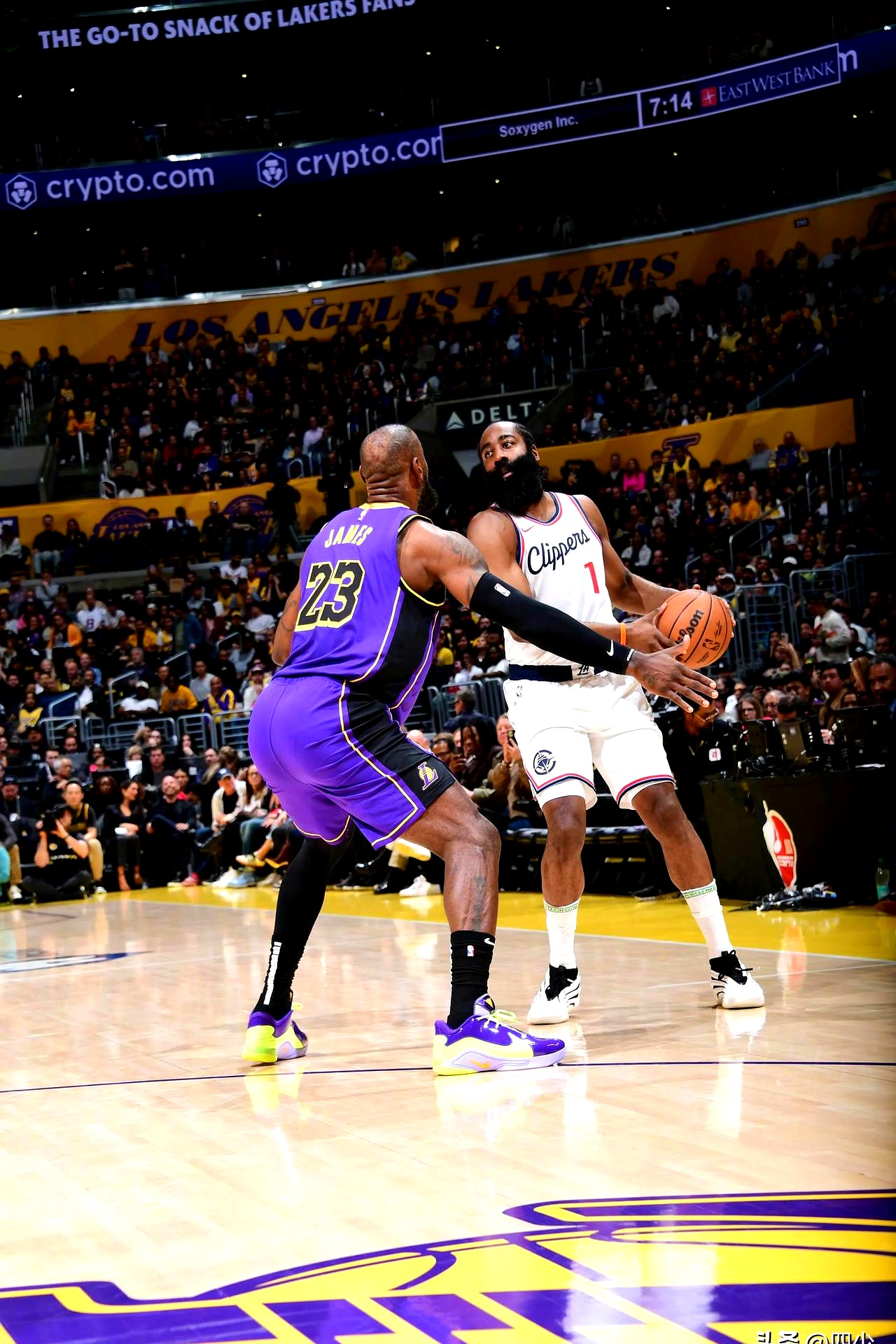 骑士完胜广州队，哈登关键制胜的简单介绍