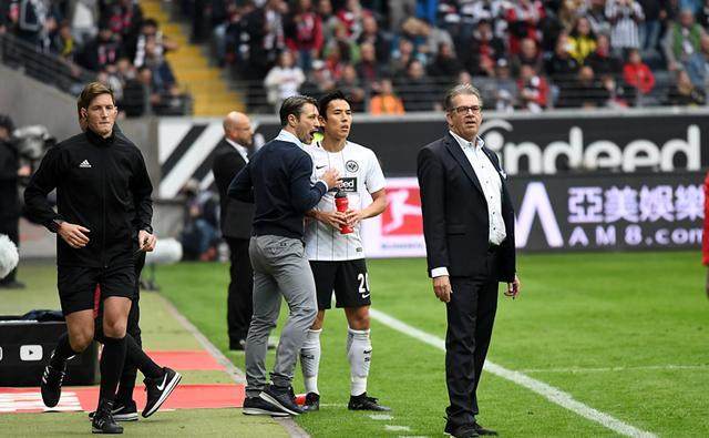 法兰克福俱乐部宣布与星球员签订长约的简单介绍 法兰克福俱乐部宣布与星球员签订长约的简单介绍