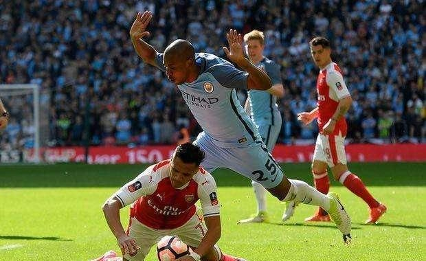 包含热那亚客场丢分，保级压力依旧沉重的词条