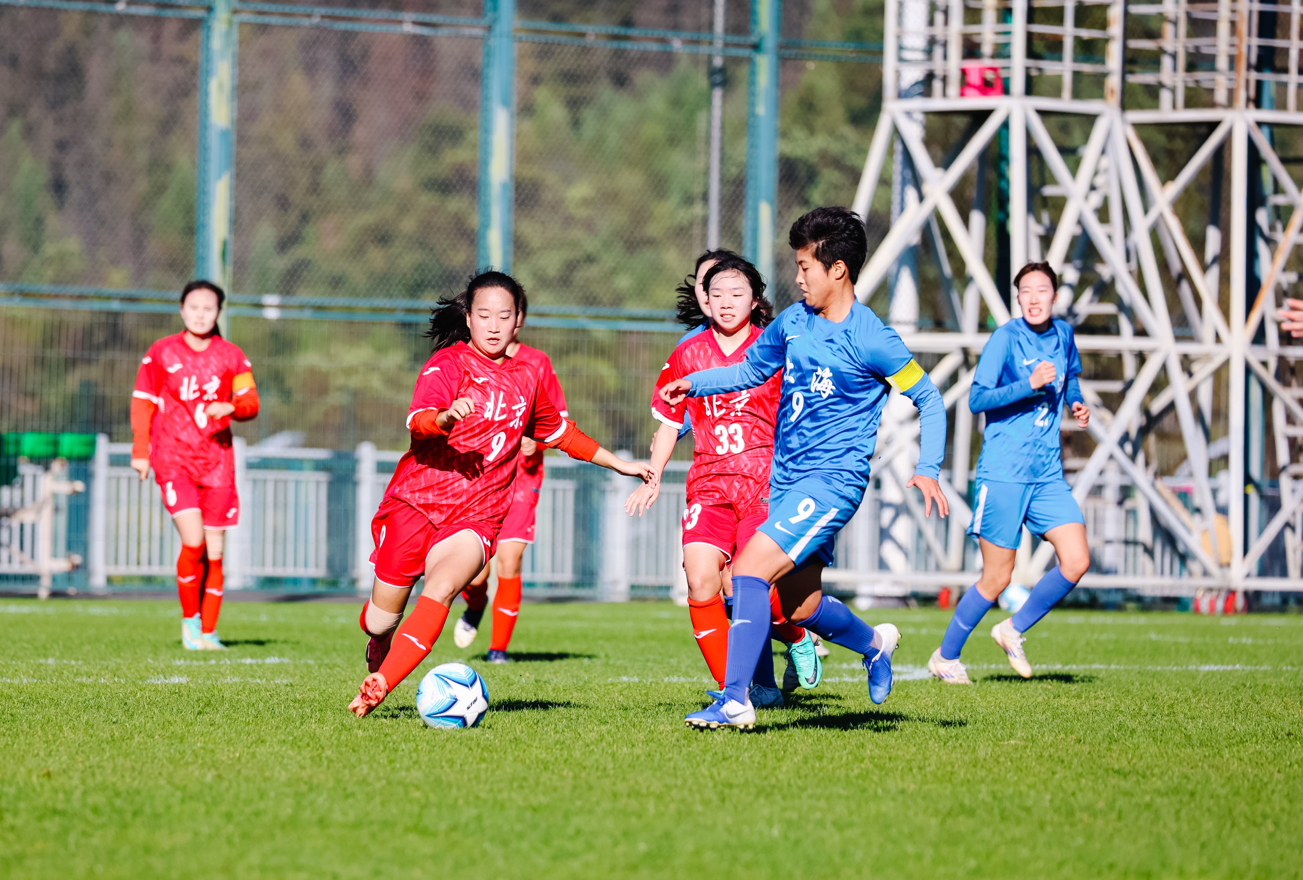 关于泰国女足联合泰国队开展青少年培训的信息