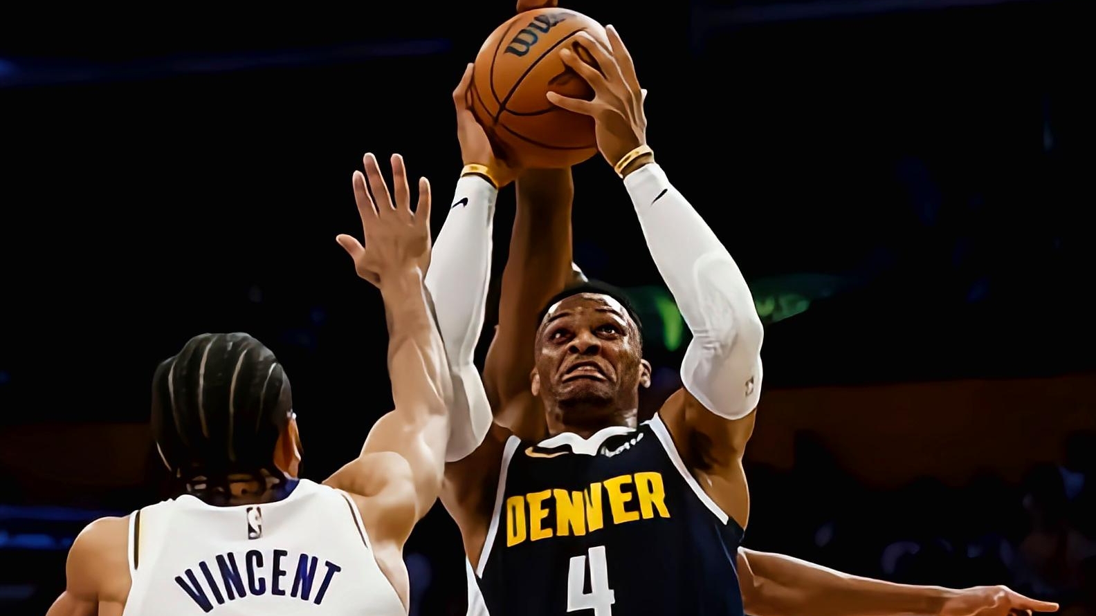 掘金鏖战湖人，欧文带队取胜