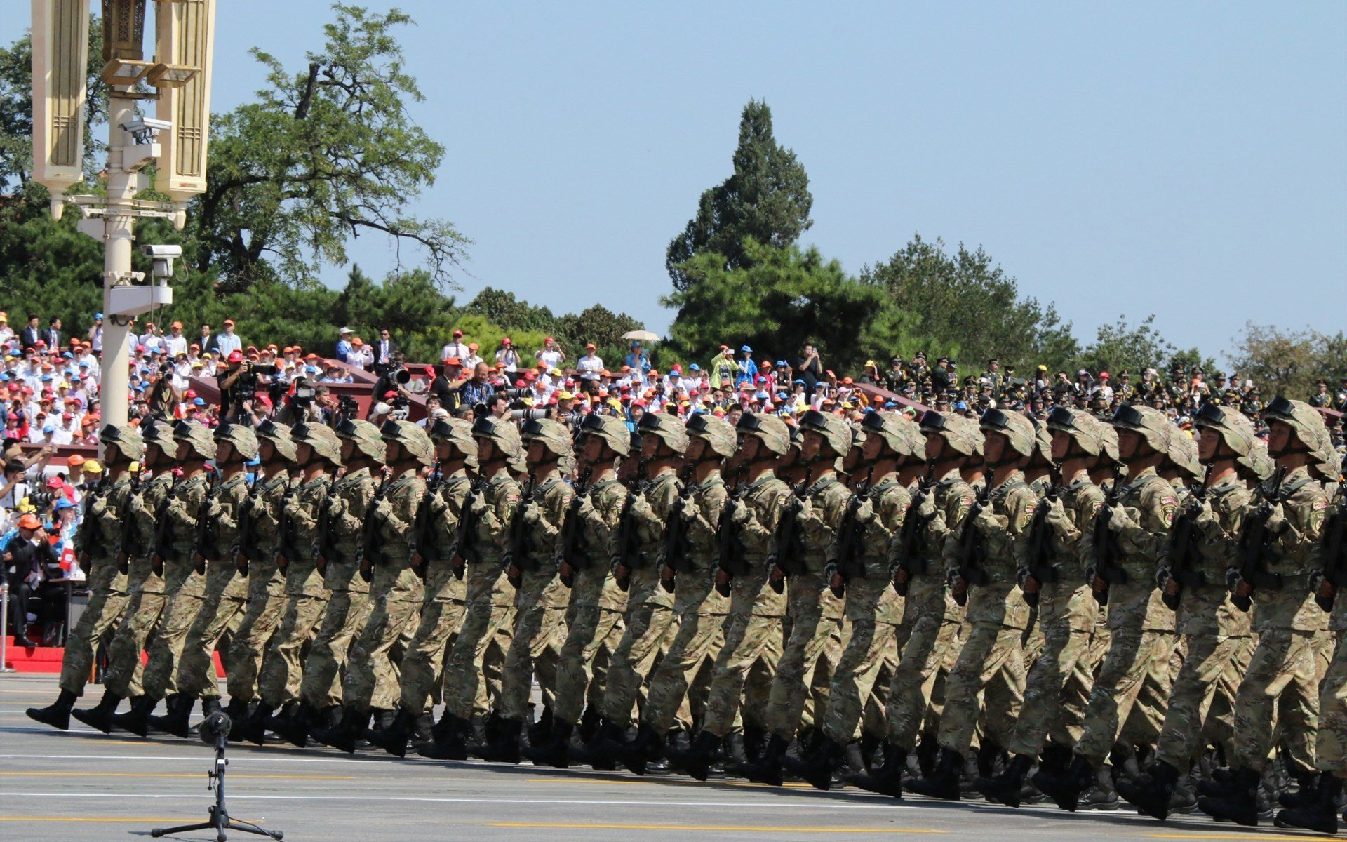 当北境之熊遭遇南粤雄狮，米切尔如何以统治级表现定义比赛