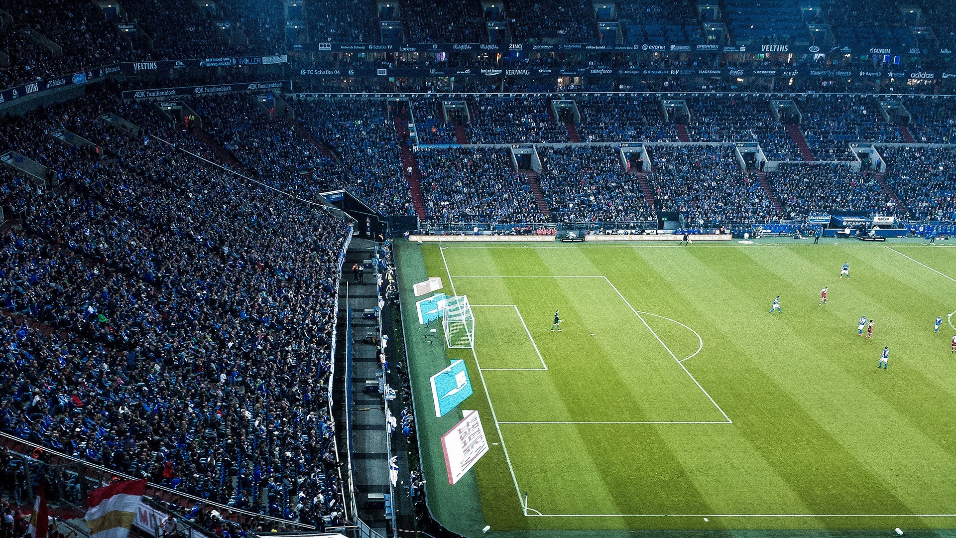 绿茵场外的超车,迪马利亚的F1式接管,与墨西哥足球的高压哲学